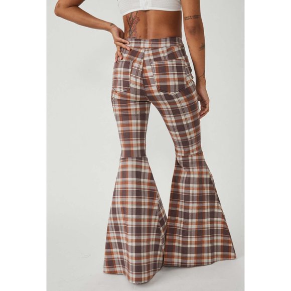 🎉LAST CHANCE🎉 FREE PEOPLE Just Float On Printed Flare Jeans / Dark Chocolate - Picture 4 of 9